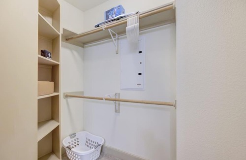 Texas Medical Center Apartment | Beautiful 1Br/NRG/Pool/Wi-Fi/PetsOK/Garage parking