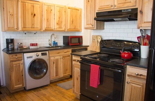 Parkside Apartment | Beautiful 1st Floor Apartment & Amazing Shower