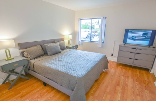 Jupiter Condo | Beautiful 1st floor beach Jupiter condo on canal