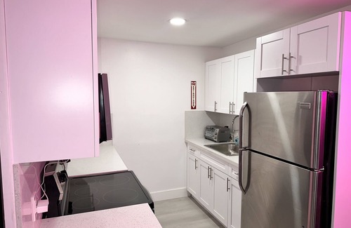 Riverwalk Fort Lauderdale Apartment | Beautiful 2/1 w. Patio near nAIRPORT & 5 min from downtown