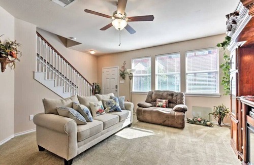 Clear Lake Shores House | Beautiful 2-2.5-2 Townhome in Kemah near Boardwalk. 1,350 sq ft