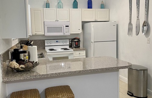Alice Town Condo | BEAUTIFUL 2/2 CONDO LARGEST MODEL 1st FLOOR BIMINI BAY RESORT