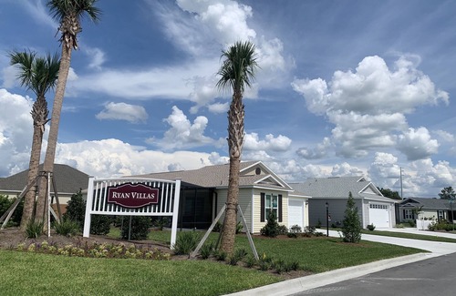 Wildwood Villa | Beautiful 2/2 Villa w/Golf Cart, BBQ, & FREE WiFi!