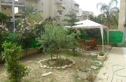 Beersheba Apartment | Beautiful 2 Bd, 2 Ba With Large, Private Garden