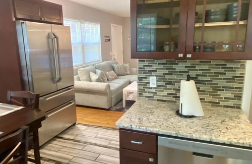 East Shore Condo | Beautiful 2 bdr condo