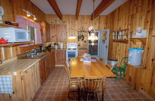 Minden Hills Cottage | Beautiful 2 bdrm cottage with fireplace and a view in Minden Hills-Pet Friendly!