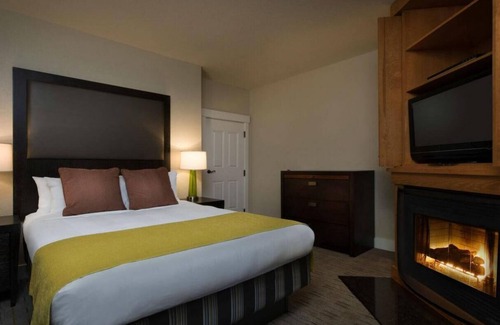 Tahoe Meadows Resort | Beautiful 2 bedroom, 2 bath resort villa steps from Heavenly Ski Lift