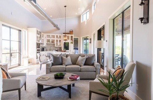 Washington Villa | Beautiful 2-bed/2-bath villa overlooking Texas Winery, one hour from Houston