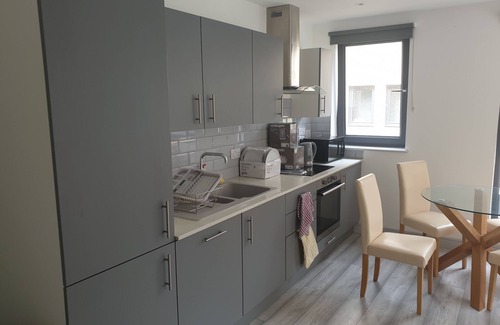Coulsdon East Apartment | Beautiful 2 bed | 2 bathroom cosy apartment