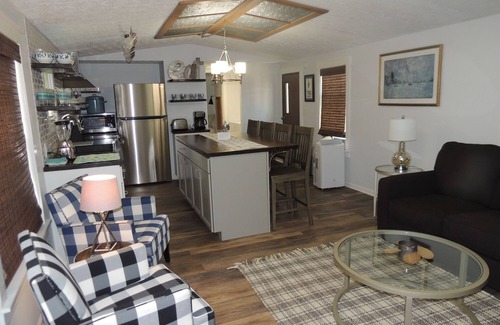Port Clinton House | Beautiful 2 bed 2 bath recent renovation