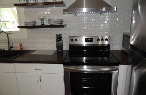Port Clinton House | Beautiful 2 bed 2 bath recent renovation