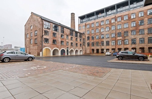 Leeds Apartment | Beautiful 2 Bed Apartment in a Converted Mill