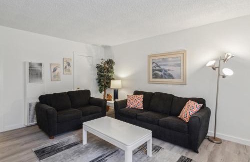 Carpinteria Apartment | Beautiful 2 Bed Beach Getaway #115 condo