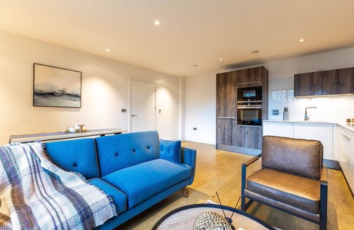 Queenstown House | Beautiful 2 bed duplex adjactent to the Battersea Power Station