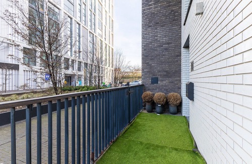 Queenstown House | Beautiful 2 bed duplex adjactent to the Battersea Power Station