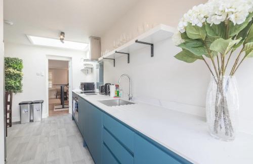 Cambridge House | Beautiful 2 Bed Home Close to City Centre