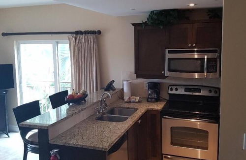 Grace Bay Condo | Beautiful 2 Bed Luxury KING BED Suite, GRACE BAY BEACH- WINNER OF EXCELLENCE!❤