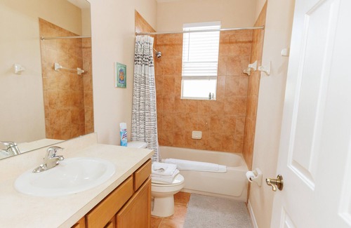 Casselberry House | Beautiful 2 bed townhome 35 minutes from Disney