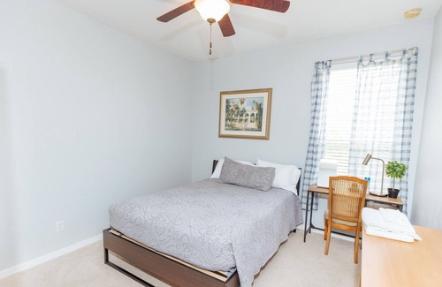 Casselberry House | Beautiful 2 bed townhome 35 minutes from Disney