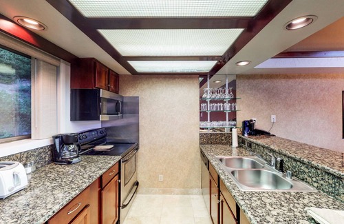 Incline Village Condo | Beautiful 2 bedroom condo with LAKE VIEWS, sleeps 6- Incline Village, Nevada