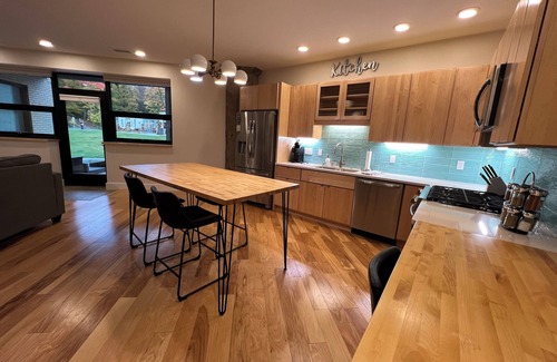 Traverse City Condo | Beautiful 2-bedroom at The Village at Grand Traverse Commons