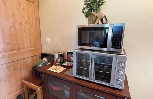 Oregon Coast House | Beautiful 2 bedroom w Deck& Hot Tub/Lower Level