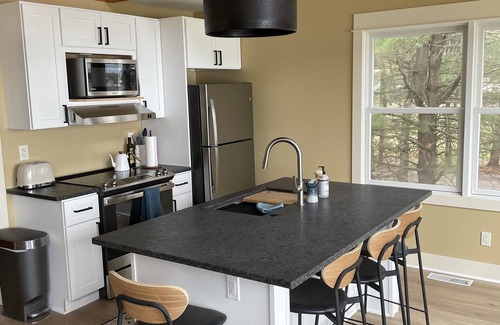 Baldwin House | Beautiful 2 bedroom/1 Bathroom Guest House on Big Star Lake, Sleeps 4