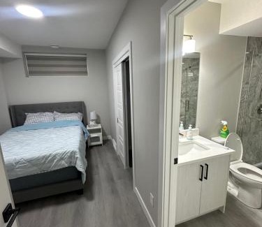 Calgary Apartment | Beautiful 2 bedroom 2 bath in NW Calgary