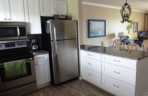 Iona Condo | Beautiful 2 bedroom, 2 bath near Sanibel Island!