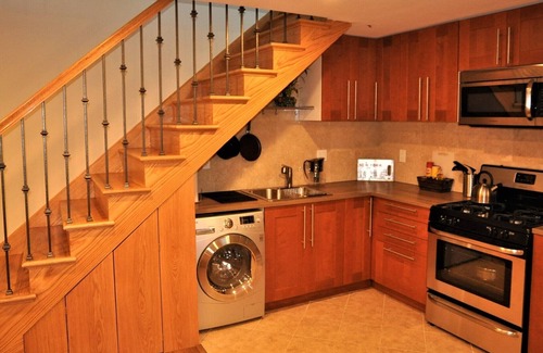 Brooklyn Apartment | Beautiful 2 bedroom apartment with good location, 20 mins to downtown Manhattan