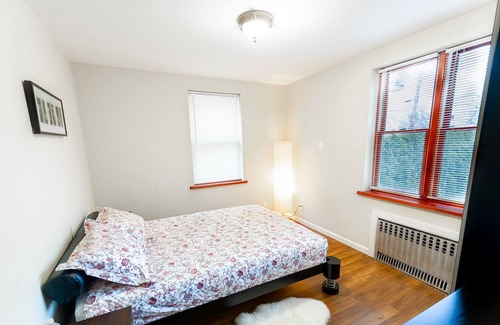 Brooklyn Apartment | Beautiful 2 bedroom apartment with good location, 20 mins to downtown Manhattan