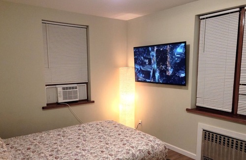 Brooklyn Apartment | Beautiful 2 bedroom apartment with good location, 20 mins to downtown Manhattan