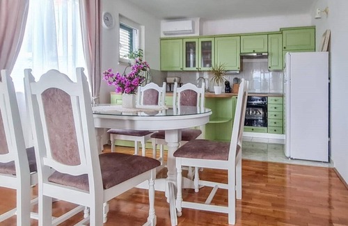 Viganj Apartment | Beautiful 2-Bedroom Apartment with balcony and sea view!