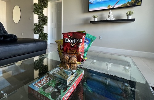 Miramar Apartment | Beautiful 2 bedroom apartment w/ great amenities