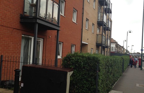 Leytonstone Apartment | BEAUTIFUL 2 BEDROOM APARTMENT,SLEEPS 6