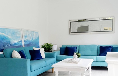 Helensburgh House | Beautiful 2 bedroom duplex with private patio