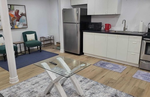 East Credit Apartment | Beautiful 2 Bedroom lower Suite