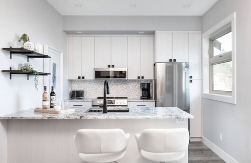 Regional District of Nanaimo House | Beautiful 2 bedroom long term rental Oct-May