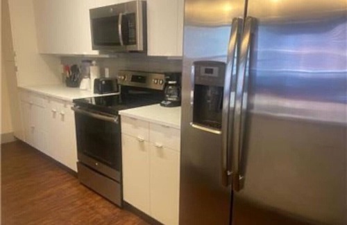 The Galleria Apartment | Beautiful 2 bedroom Condo near Galleria Mall