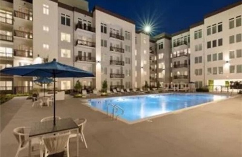 The Galleria Apartment | Beautiful 2 bedroom Condo near Galleria Mall