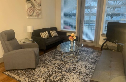 The Galleria Apartment | Beautiful 2 bedroom Condo near Galleria Mall