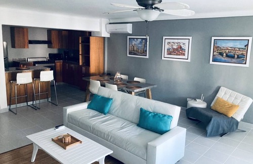 Playa Bibijagua Apartment | Beautiful 2 bedroom unit, free wifi, pool 3 minutes walk from beach