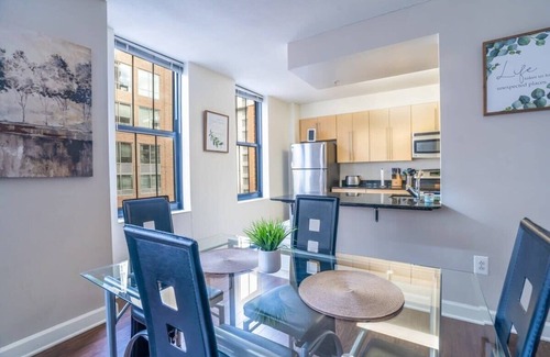 Harbor East Apartment | Beautiful 2 Bedroom Fully Furnished Apartment on Harborfront