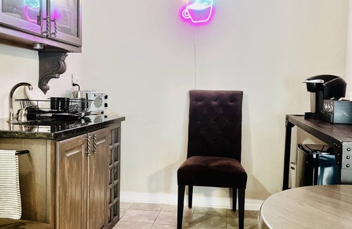 Buchanan Apartment | Beautiful 2-bedroom Garden Apartment, Lake Access, Hot Tub, AC Parking, Buchanan