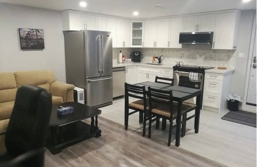 Guelph Apartment | Beautiful 2-bedroom Guest Home in Guelph