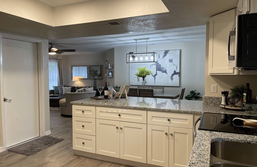 Indian Beach Sapphire Shores House | Beautiful 2 bedroom home just minutes away from Sarasota Bay.