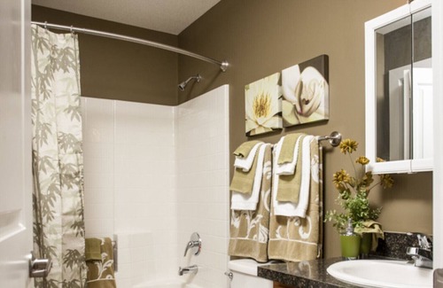 Regina Condo | Beautiful 2 Bedroom Suite - Excellent East Regina - Ideal for Work Crews