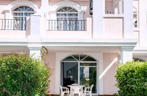 Marbella House | Beautiful 2 Bedroom Townhouse in Aloha Gardens walking distance to Restaurants, Bars and Shops 20