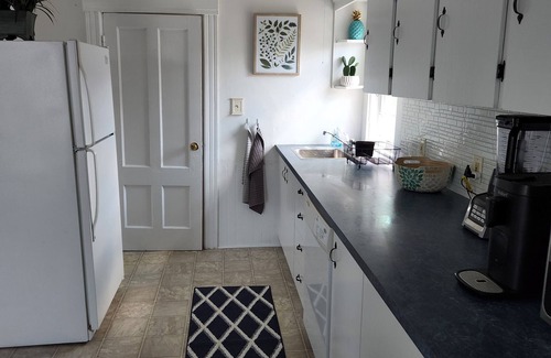 Manchester Apartment | Beautiful 2 bedroom apartment just east of downtown Manchester