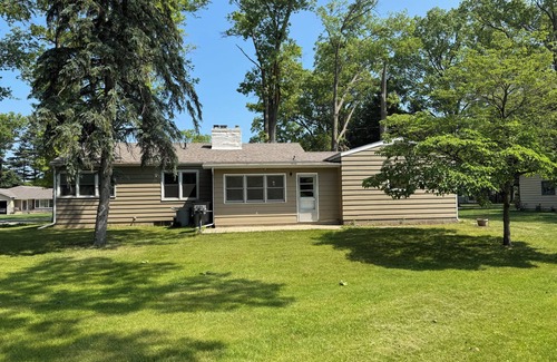 Trail Creek House | Beautiful 2-bedroom house with WiFi and AC in Trail Creek. Large lawn backyard.